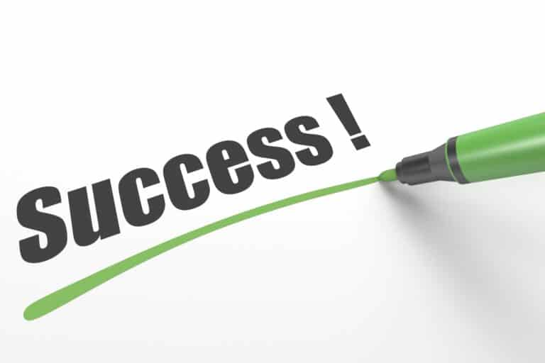 Text image of marker underlining "Success!" for post about "Blog Success Stories" Category image CC 2.0 via https://www.publicdomainpictures.net/en/view-image.php?image=263008&picture=success-text ... used for post on bloggers earnings